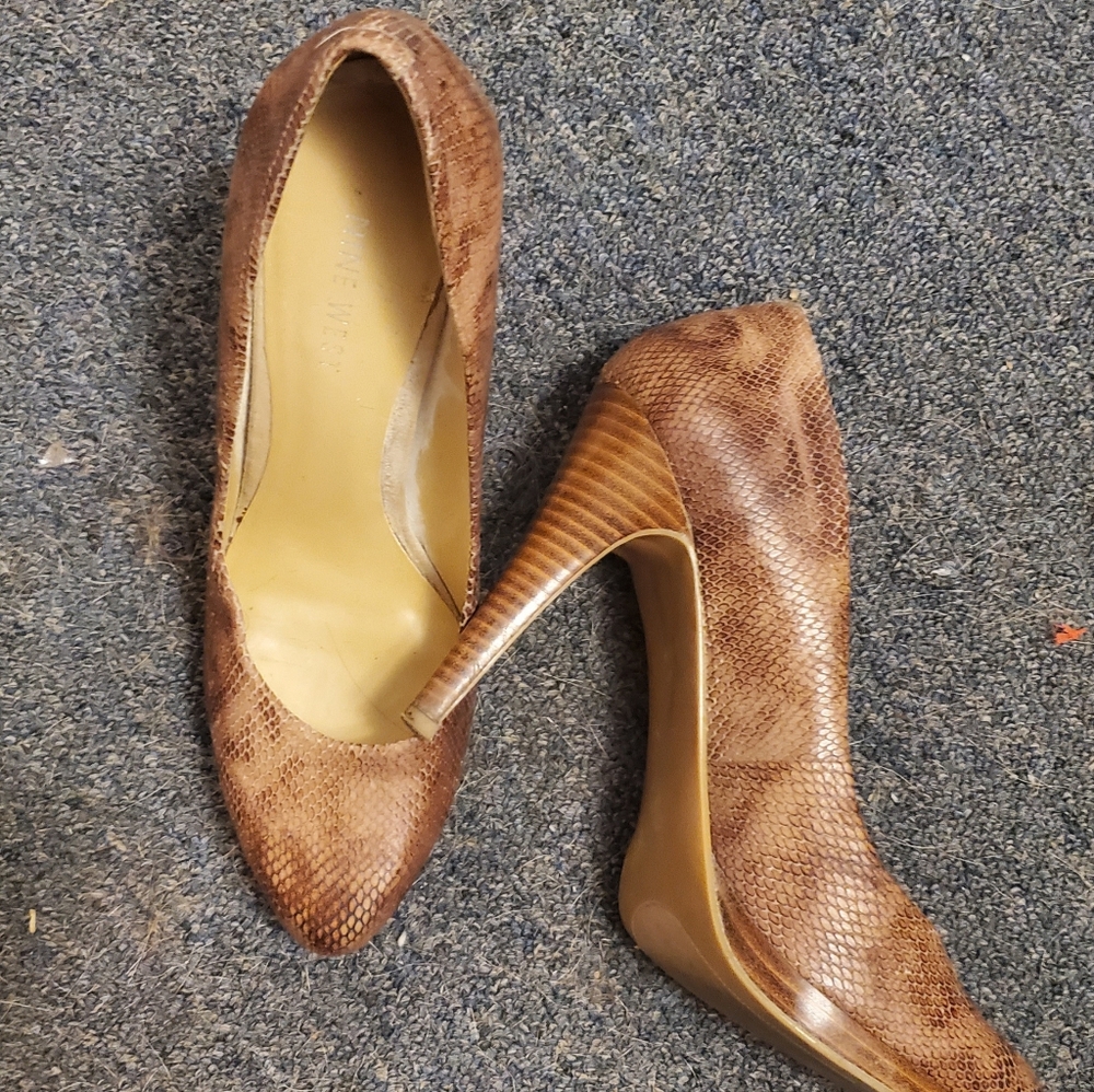 Women's tan heels nine west